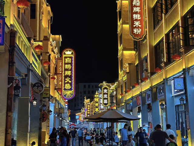 Yunfu: My Relaxing Retro Temple Street Getaway Near Shenzhen! 🏮🚶‍♀️