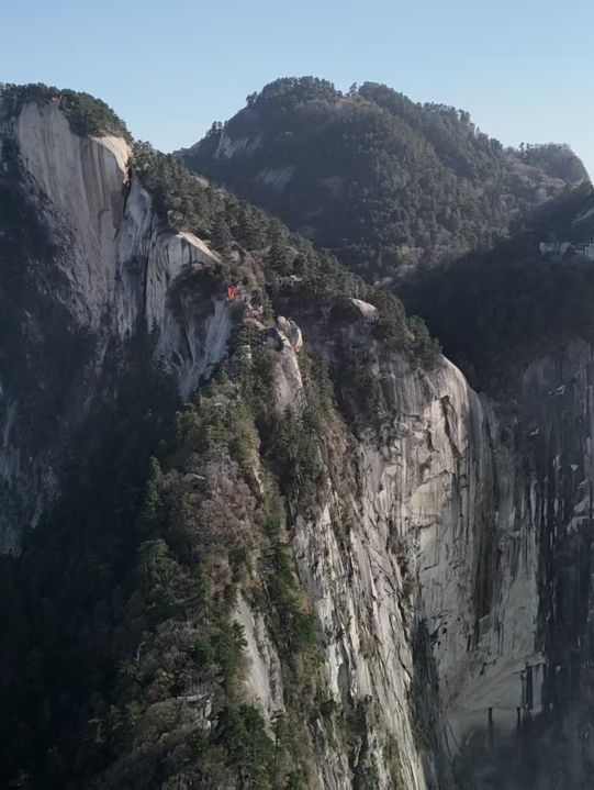 🌄【華山一日遊｜西安必去景點】驚艷心靈的壯麗險山之旅！💫