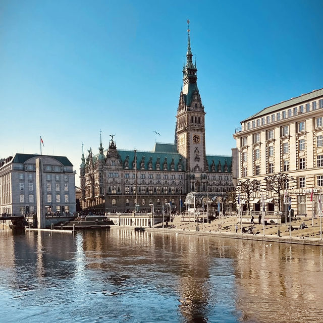 Nikolaifleet at Twilight: Hamburg’s Hidden Maritime Time Capsule