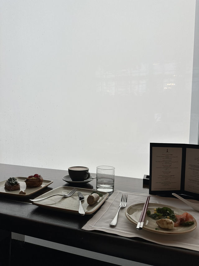 【女子旅必見】The Ritz‑Carlton Hong Kongで特別な食事を🍽️