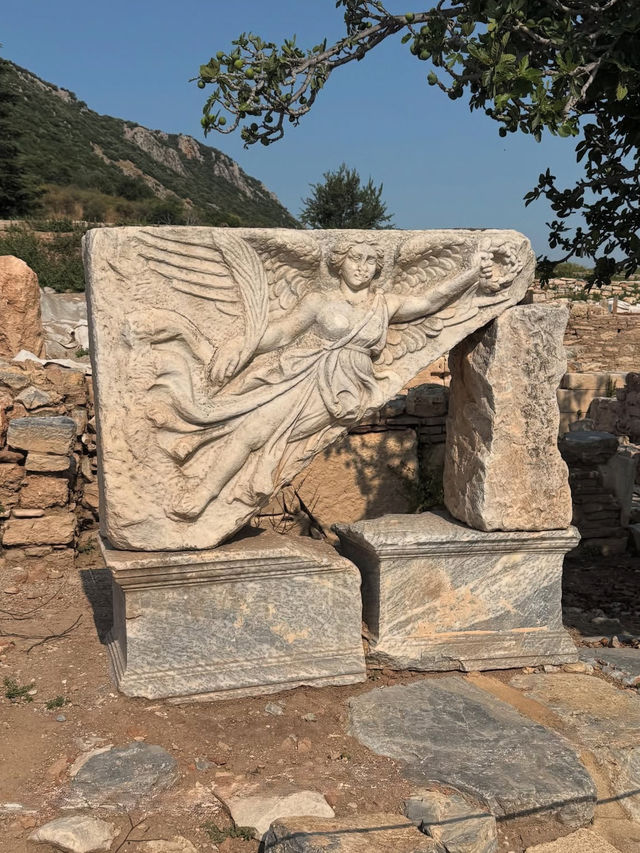 古代ローマの息吹を感じる、エフェソス遺跡で時を旅する