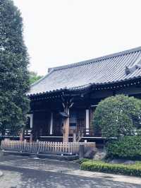 【東京都　北区　芥川龍之介ゆかりの地・田端の坂道と寺社の数々。赤紙仁王尊】