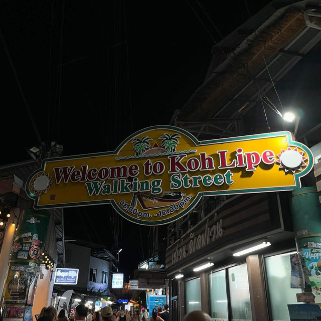 ไปเที่ยวเกาะหลีเป๊ะกันนน🌊🚢🏝️