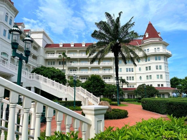 Magic & Elegance: A Stay at Hong Kong Disneyland Hotel