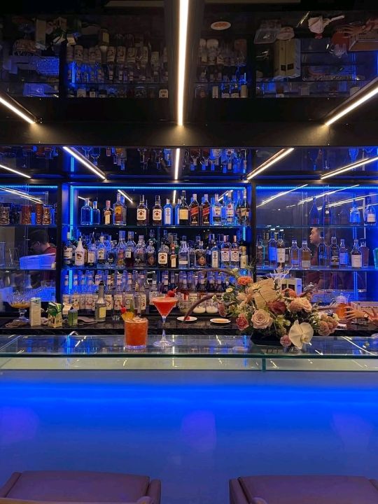 Parosand Sky Bar