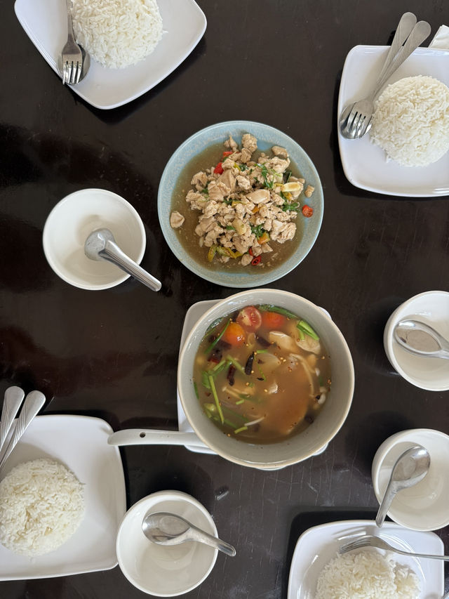 🍴 A.M.D. Restaurant – Authentic Thai-Lao Flavors in Vang Vieng 🌿