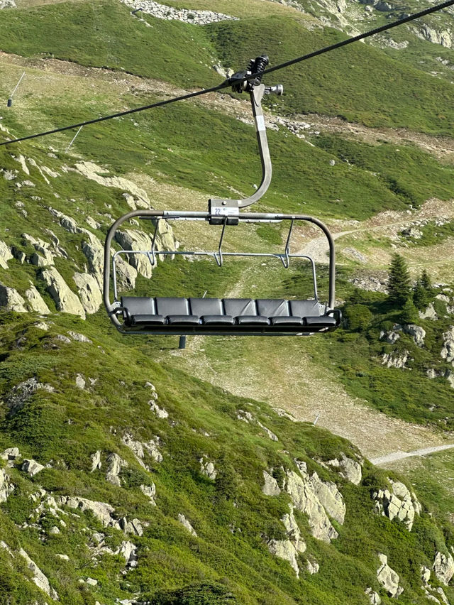 Revolving Around the Beauty of Nature: Eyes – France 