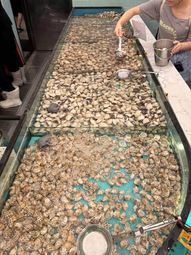 🦞荃灣姐妹快集合!3小時海鮮自由+瘋狂回本攻略!💰人均$298嘆活鮑魚/大花蟹/海蝦!即撈即煮超震撼 🦞荃灣姐妹快集合!3小時海鮮自由+瘋狂回本攻略!💰人均$298嘆活鮑魚/大花蟹/海蝦!即撈即煮超震撼