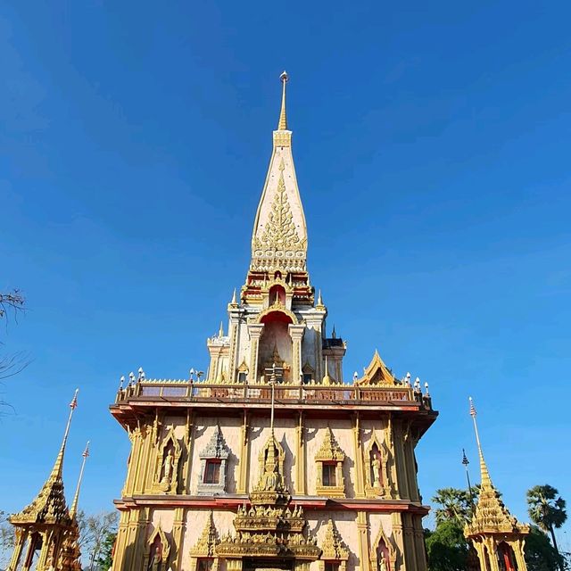 วัดฉลอง
