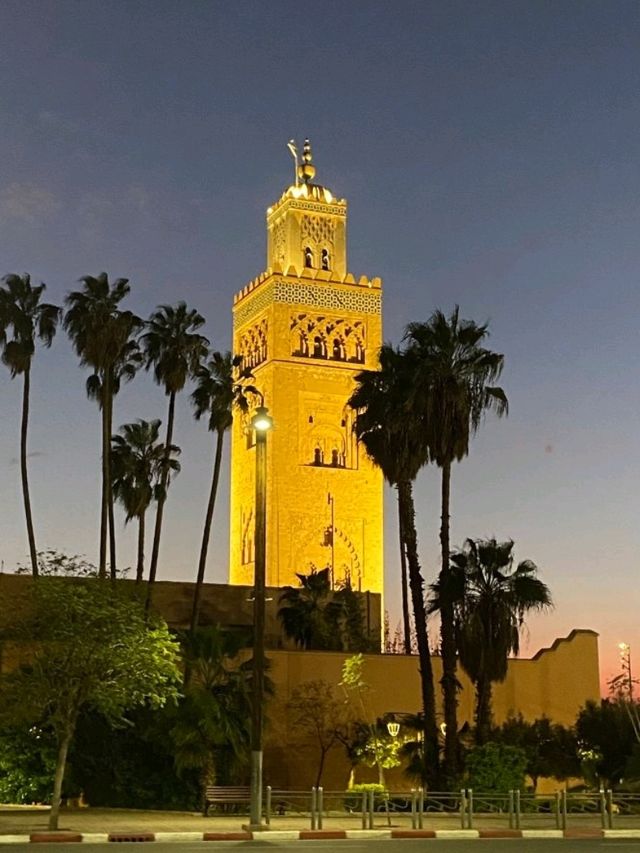 Marveling at Marrakech's Koutobia Mosque! 🕌