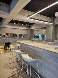 草原とコーヒーの邂逅 — 草千里珈琲焙煎所で自然を味わう一杯を