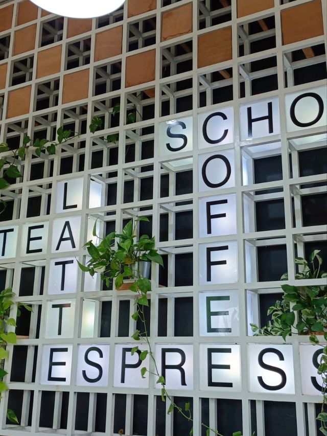 ชวนย้อนวัย@Back to School Cafe & Roastery สัตหีบ
