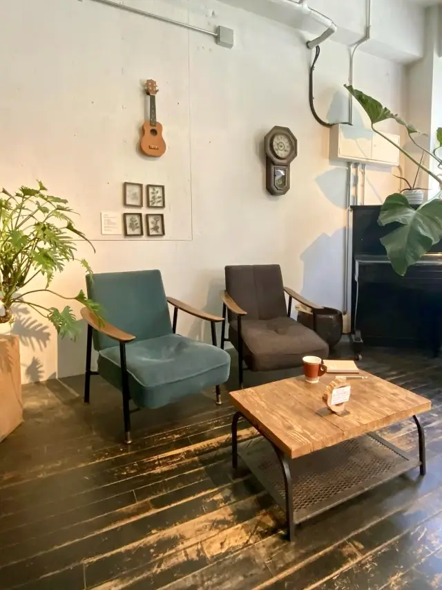 📚 Green Escape at ROUTE BOOKS – A Book Café Like No Other