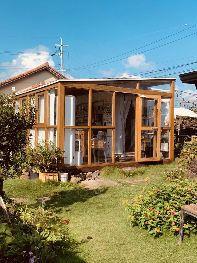 Tranquil Paradise with Unique Architecture   Tranquil Paradise with Unique Architecture