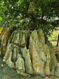 A Secluded Paradise by a Natural Lakeside Limestone Cliff