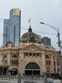 Heart of the City: Flinders Street & St Paul’s Cathedral 🚉⛪💛