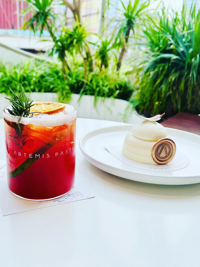 Where Minimalist Vibes Meet Perfect Pastries 🇻🇳🧁 Where Minimalist Vibes Meet Perfect Pastries 🇻🇳🧁