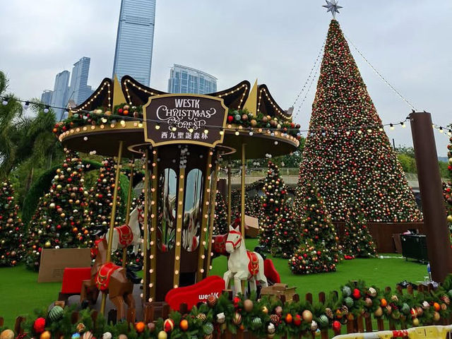 A Metropolitan Mirage: The Enchanted Glade of WestK Christmas Forest 2025 