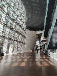 東京國立新美術館 光影與幾何之美