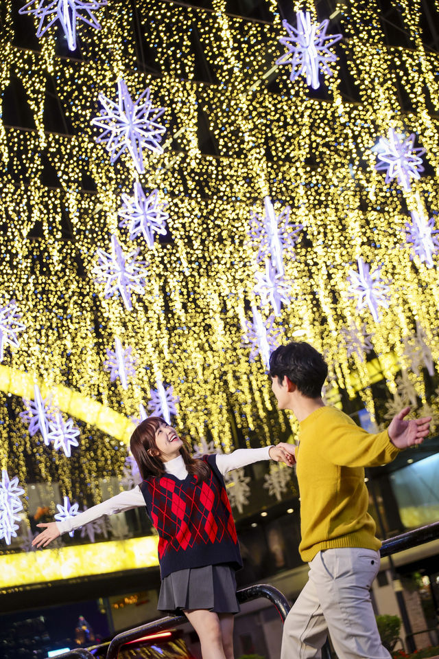 🤩萬眾期待✨尖東燈飾正式亮燈! 🤩萬眾期待✨尖東燈飾正式亮燈!