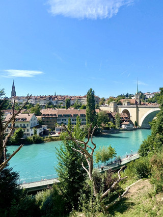 Красивый мост через реку в самом центре Берна, Китай 🇨🇭