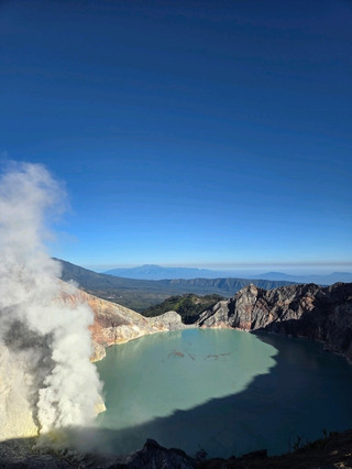 Mount Ijen, Indonesia! Chasing Earth's Unique Ethereal Blue Hellfire!