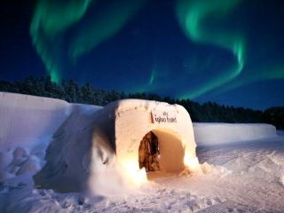 Review of a trip to Alta, Norway 🇳🇴🌌❄️
A city in northern Norway located in the Arctic region, it's a popular destination for viewing the Northern Lights, especially during winter. Besides the Northern Lights, it also boasts an Arctic landscape and interesting winter activities.
📍 Recommended Places
Northern Lights ⭐⭐⭐⭐⭐
A major highlight of Alta on clear nights, offering the chance to see the green and other colored aurora borealis streaking across the sky 🌌
Sorrisniva Igloo Hotel ⭐⭐⭐⭐⭐
An ice and snow hotel that is rebuilt seasonally, providing a unique experience for visitors during the winter.
Alta Museum ⭐⭐⭐⭐
A museum famous for its ancient rock carvings, reflecting the lifestyle of people in this region thousands of years ago.
Alta River ⭐⭐⭐⭐
The city's main river, surrounded by nature, perfect for experiencing the Arctic atmosphere and enjoying outdoor activities.
🗓 Itinerary
Day 1
Explore Alta
Visit Alta Museum
Enjoy the surrounding natural scenery
Evening: Aurora Borealis (Northern Lights) Hunting
Day 2
Winter Activities such as dog sledding.
Visit Sorrisniva Igloo Hotel.
Enjoy the snowy atmosphere.
Evening: Aurora Borealis hunting again.
⭐ Impressions
Alta is a perfect city for those who want to experience the Arctic atmosphere and hunt for the Aurora Borealis. The city isn't too big or crowded, making it easy to explore the surrounding natural areas and enjoy the night sky.
Besides the Aurora Borealis, experiencing the snow, participating in winter activities, and learning about history through the rock carvings at the Alta Museum made the trip even more diverse.
⭐ Rating
Beauty: 9.5/10
Arctic Atmosphere: 9.8/10
Aurora Borealis: 9.7/10
Uniqueness: 9.5/10
Overall Score: 9.6/10 ⭐⭐⭐⭐
"Alta is another dream destination for those who want to see the Aurora Borealis amidst the snow and nature of the Arctic region. Besides the magic in the sky..." There are still many more impressive winter experiences to come."
#TripMoments #Alta #Norway #NorthernLights #Aurora #VisitAlta #ArcticNorway #Sorrisniva #AltaMuseum #TravelNorway #TripcomCreator #TraveltoAlta #TraveltoNorway #NorthernLights #NorthernLightsNorway #NorwayTravel #TravelPhotography #Wanderlust