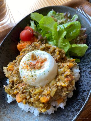 I enjoyed a leisurely lunch at "Flap Coffee" in Futenma, Ginowan City, and then used the cafe to write my blog.
