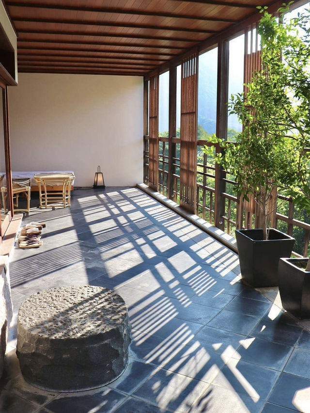【箱根を代表する名旅館】和の伝統と現代のスマートさを感じる一流旅館