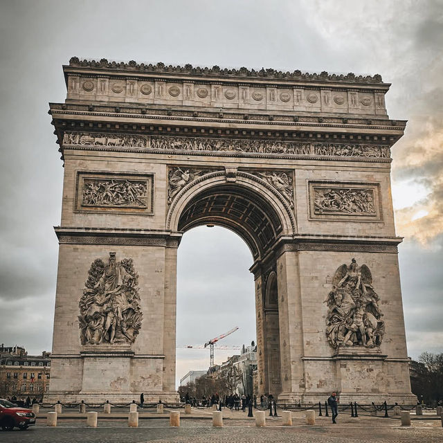 🇫🇷✨ Arc de Triomphe: Paris’ Monument of Glory and Grandeur ✨🇫🇷    