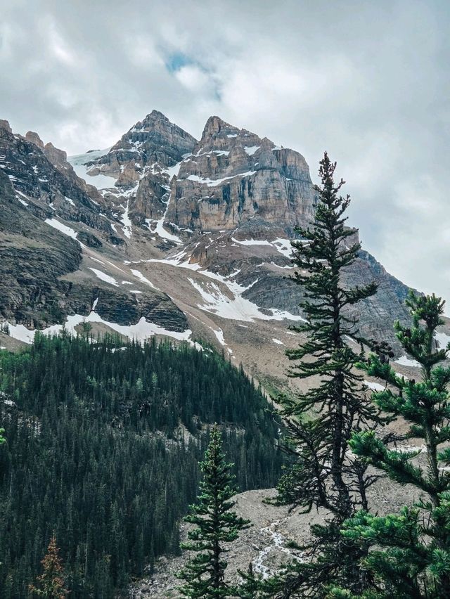 Chasing Glaciers and Dreams: My Unforgettable Lake Louise Adventure