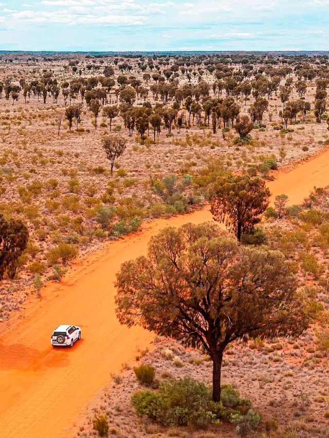 A Road Trip to Uluru: An Adventure of a Lifetime 🚗✨