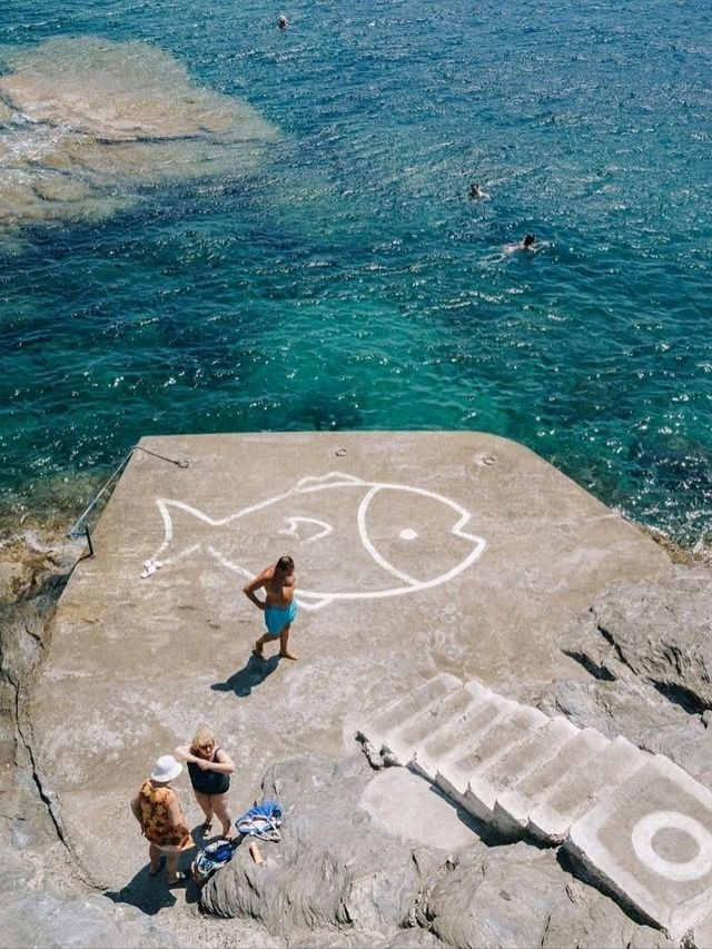 Andros: An Elegant Blend of Lush Landscapes and Cycladic Grace 🇬🇷✨