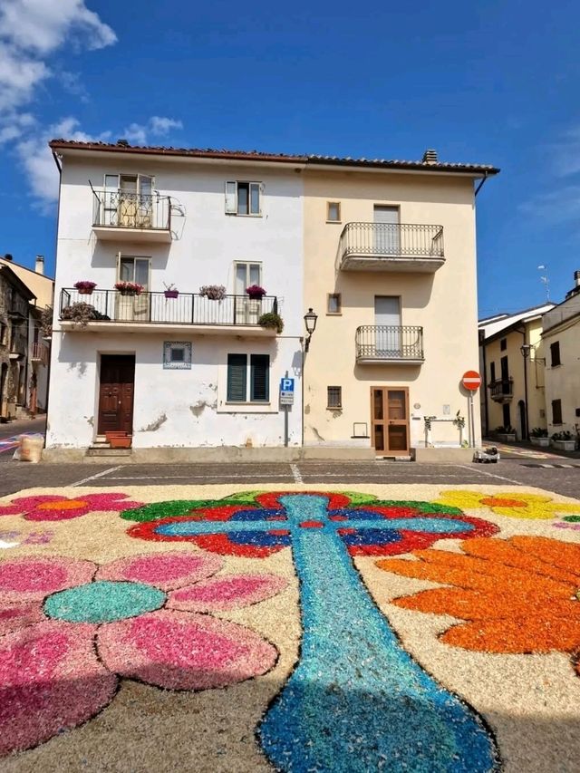 Roccascalegna Alleys & Medieval Charm