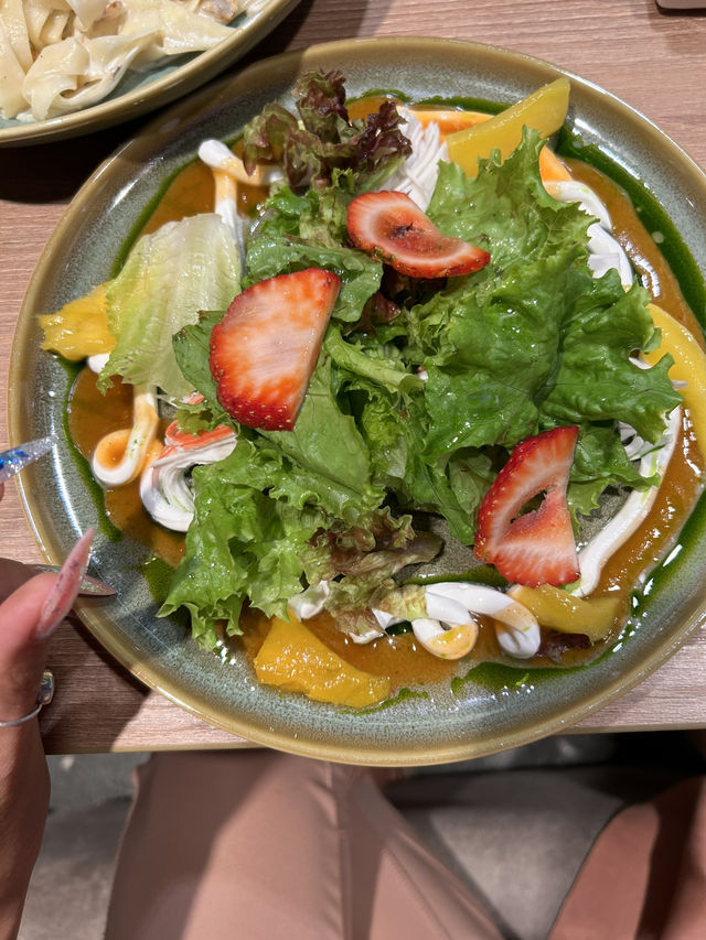 The secret restaurant in Moscow where you can eat all day less then 100$