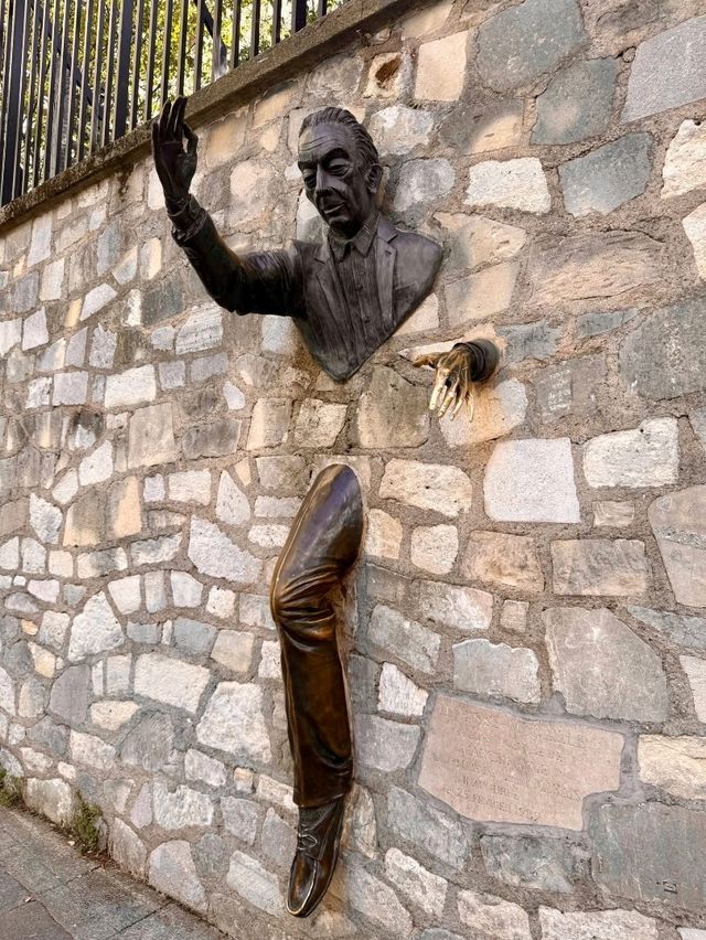 Discover Paris's bohemian heart in the 18th Arrondissement! 🗼 Discover Paris's bohemian heart in the 18th Arrondissement! 🗼