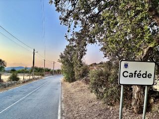 Cafede: Where the Hills Keep Their Own Time