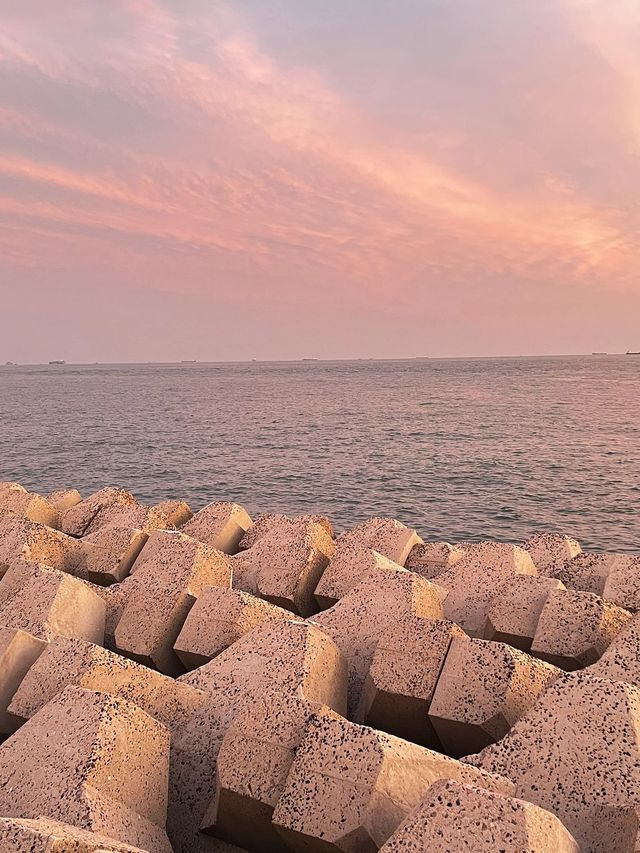 在青島｜我們去看海吧去看不被定義的海去看晴空灼熱的海