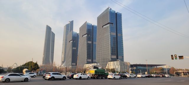 適合夜晚散步的南京眼步行橋