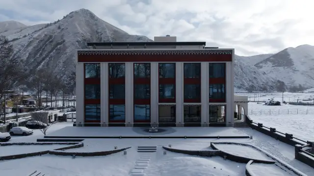 젊음을 이용하여 떠나는 여행을 떠나보세요