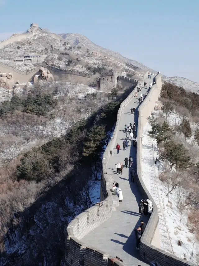 Here comes the Great Wall travel guide