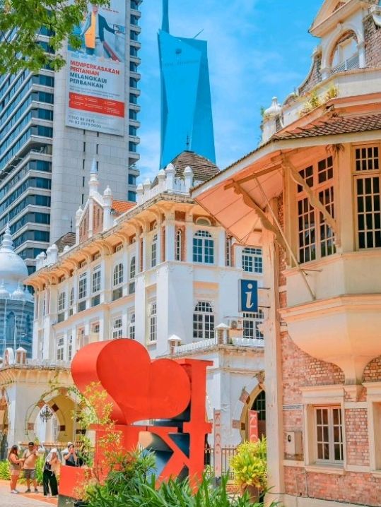 What a Romantic Street in Malaysia🇲🇾♥️