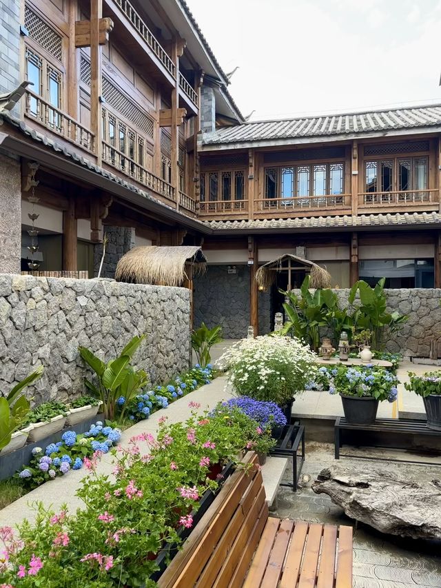 打工暫停 | 來麗江這家小院體驗養老生活
