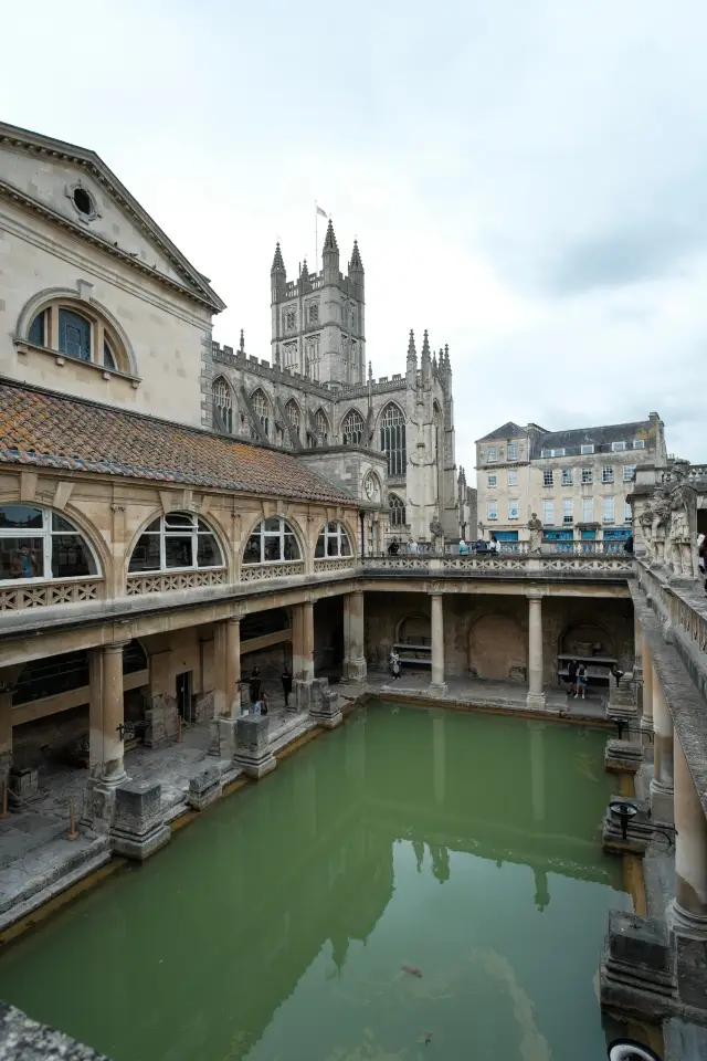 로마 목욕탕, 바스 이름의 유래