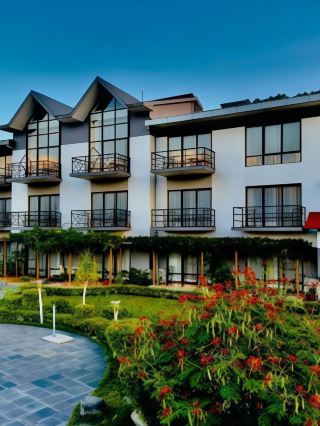 🌞🏨 Ultimate Pokhara Stays: Scenic Views & Serenity 🏞️