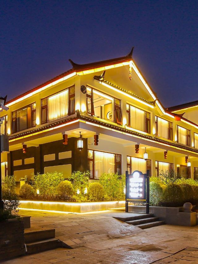 🏔️ Lijiang's Luxe Retreat: Snow-Capped Serenity & Culture 🏡