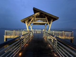 Позиция C: Отель Indigo Yangcheng Lake.
