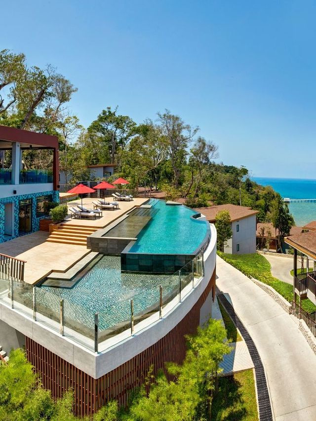 🌴🌊 Phuket's Hidden Gem: Amari Resort's Luxe Escape 🍹🌅