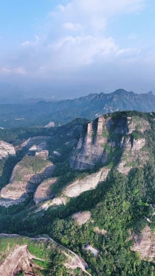 Camping in Guilin Danxia, Bajiaozhai, and experiencing the beauty of nature. 