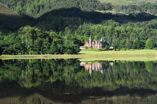 Torridon Hotel: A hidden gem in the mountains, with a lake that reflects the sky. 